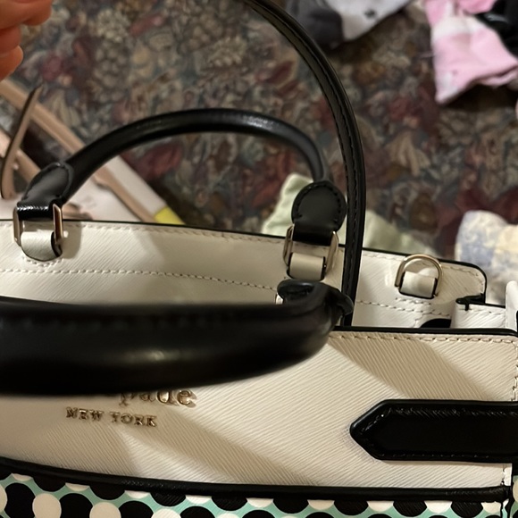 Looks new - Picture 3 of 6